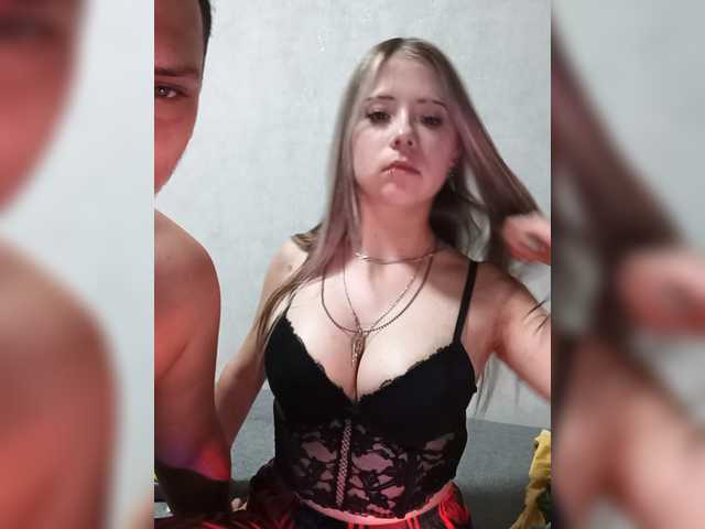 LOVELYTWINS live cam on BongaCams