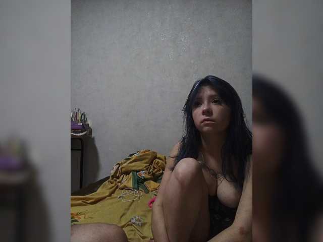 LOVELYTWINS live cam on BongaCams