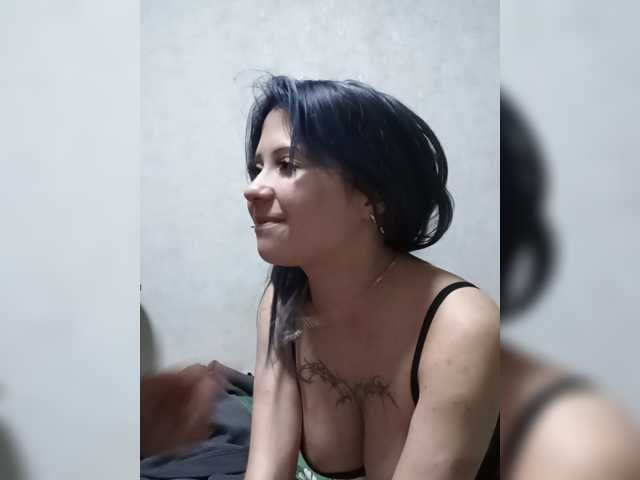 LOVELYTWINS live cam on BongaCams
