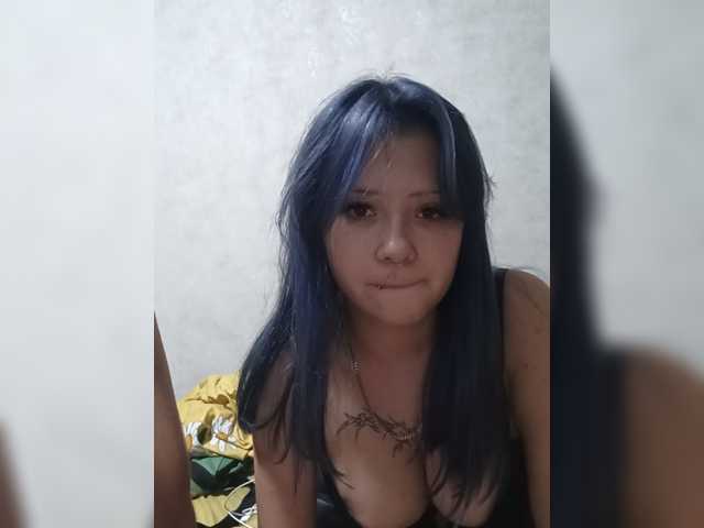 LOVELYTWINS live cam on BongaCams