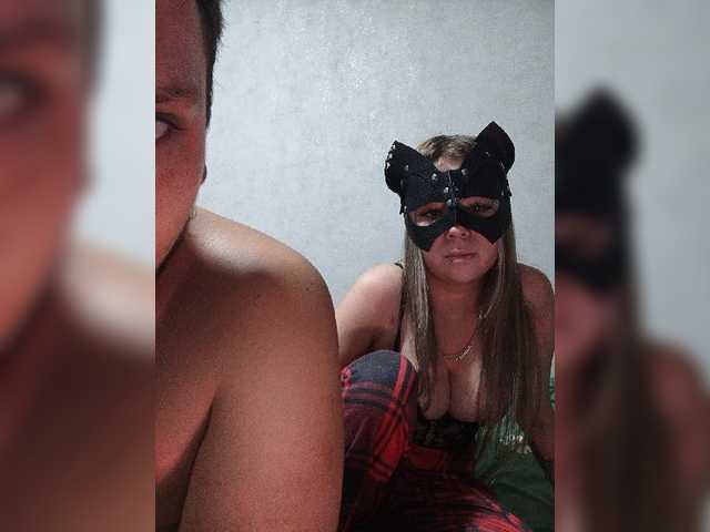 LOVELYTWINS live cam on BongaCams