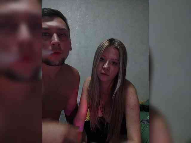 LOVELYTWINS webcam