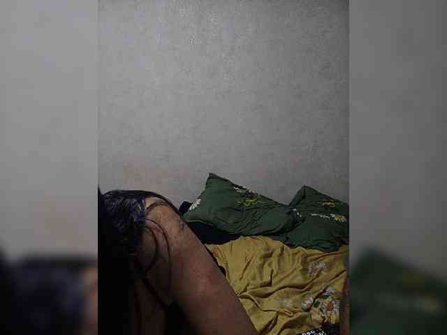 LOVELYTWINS webcam