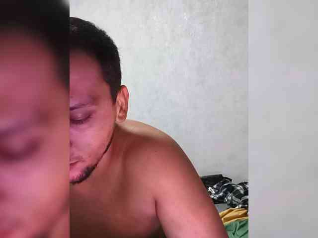LOVELYTWINS webcam