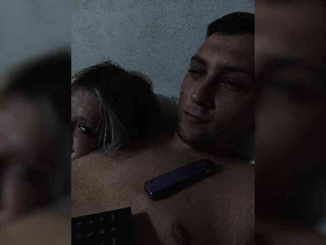 LOVELYTWINS webcam