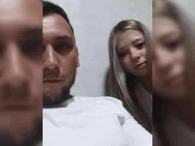 LOVELYTWINS webcam
