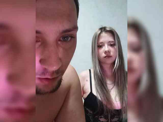 LOVELYTWINS webcam