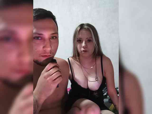 LOVELYTWINS webcam