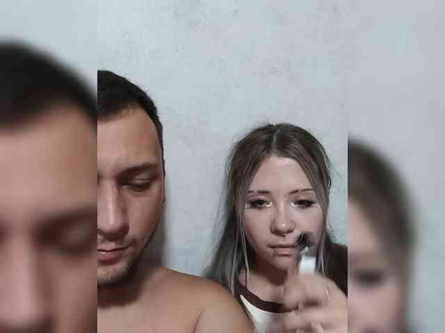 LOVELYTWINS webcam