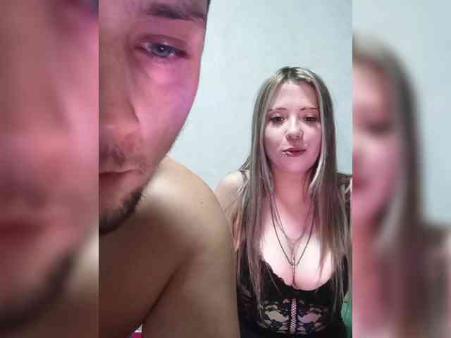 LOVELYTWINS webcam