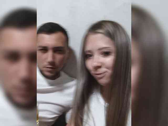 LOVELYTWINS webcam