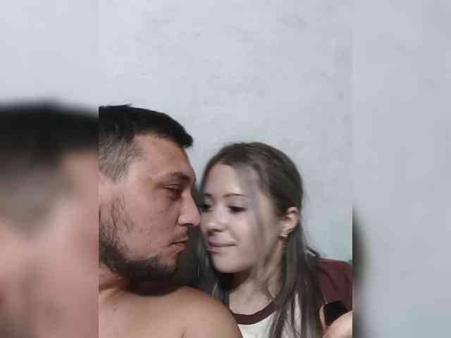 LOVELYTWINS webcam