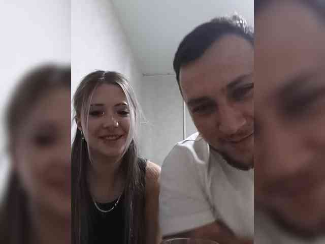 LOVELYTWINS webcam