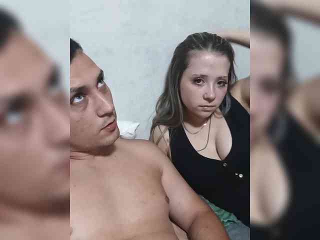 LOVELYTWINS webcam