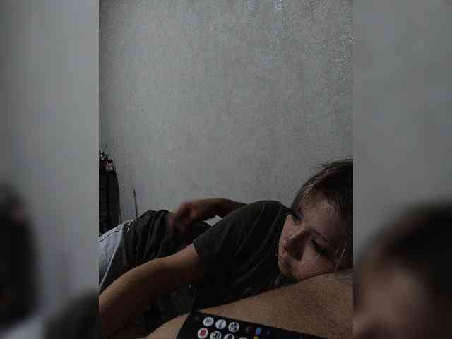 LOVELYTWINS webcam