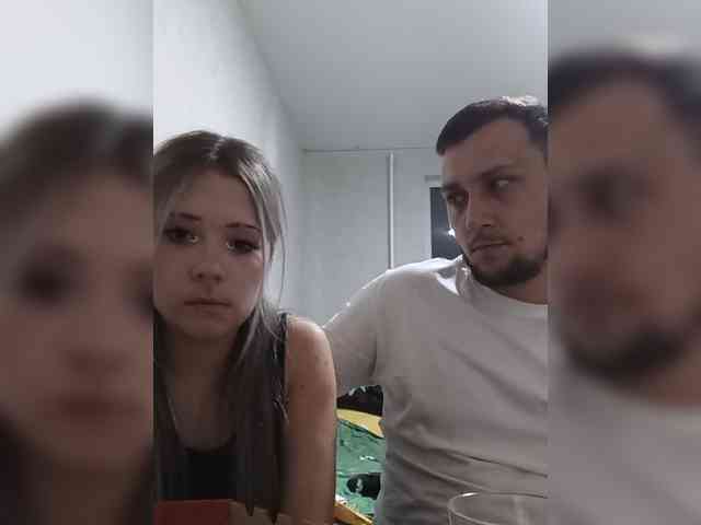 LOVELYTWINS webcam
