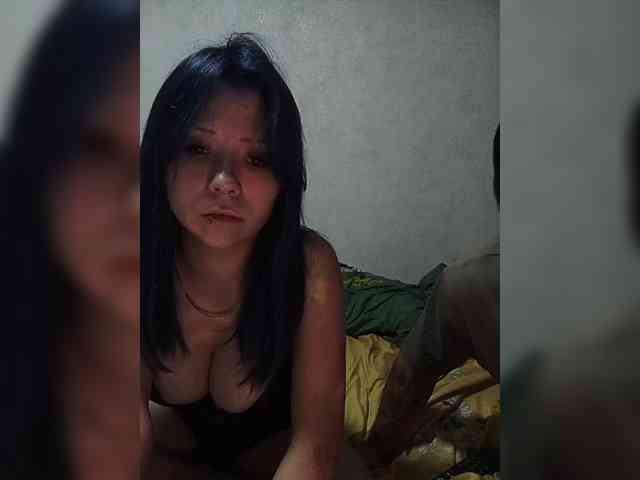 LOVELYTWINS webcam