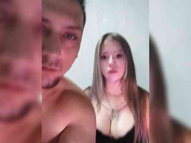 LOVELYTWINS webcam