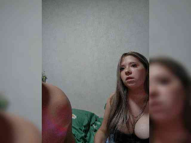 LOVELYTWINS webcam