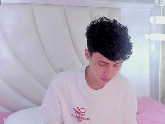 Thomamees live cam preview