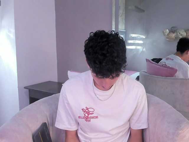 Thomamees live cam preview
