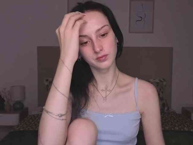 CutieMollyy webcam