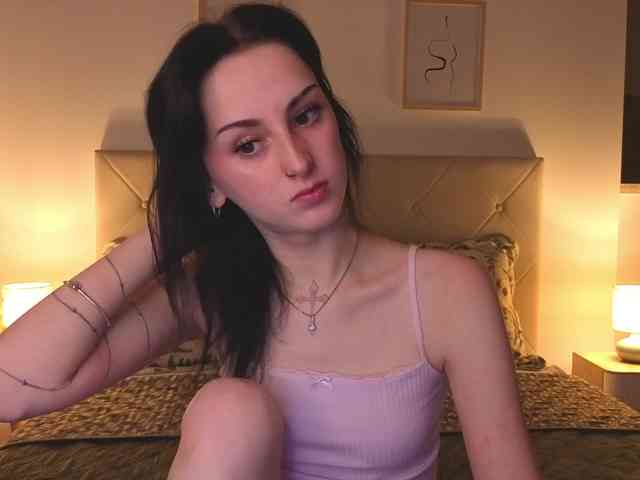 CutieMollyy webcam