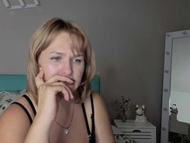 Olivia-muse live cam on