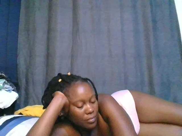 Pretty-vee live cam