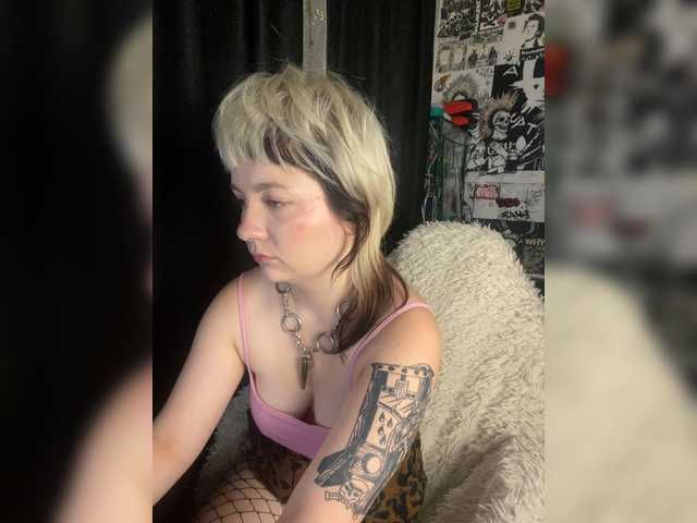 VandalGirl6 live cam on BongaCams