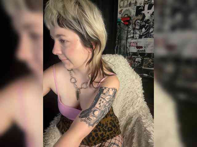 VandalGirl6 webcam