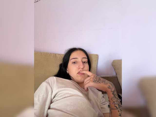 Alenushhh1 live cam on BongaCams