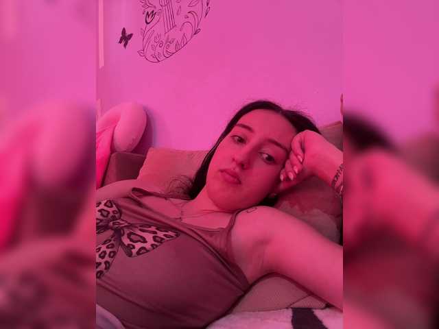 Alenushhh1 live cam on BongaCams