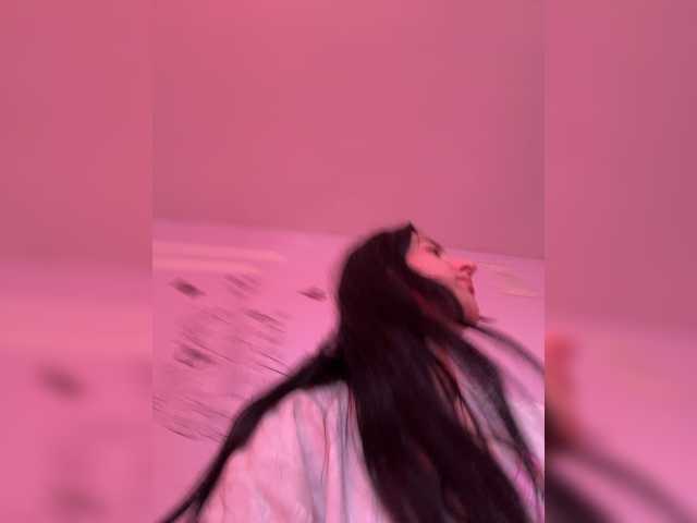 Alenushhh1 live cam on BongaCams