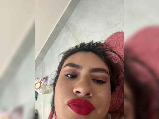 モデル: LaraFoxx