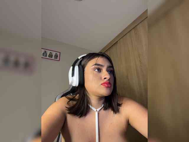 LaraFoxx webcam
