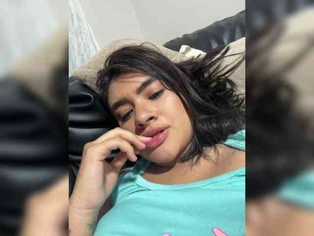 LaraFoxx webcam