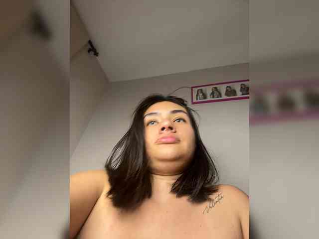 LaraFoxx webcam