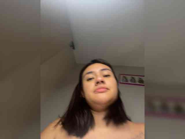 モデル: LaraFoxx