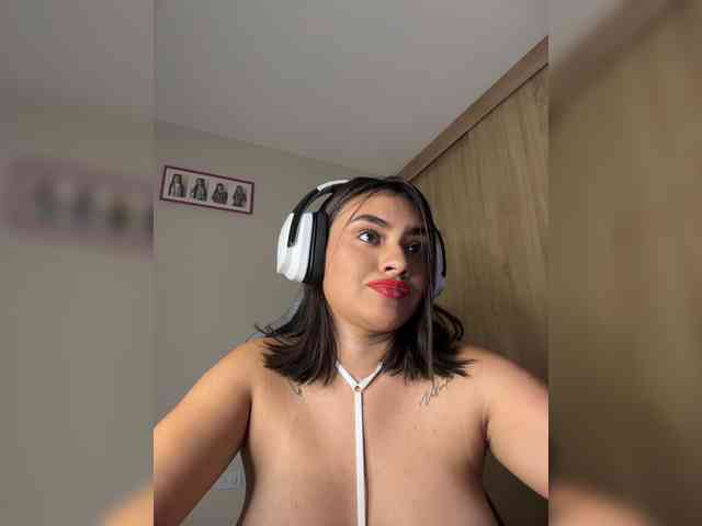 モデル: LaraFoxx