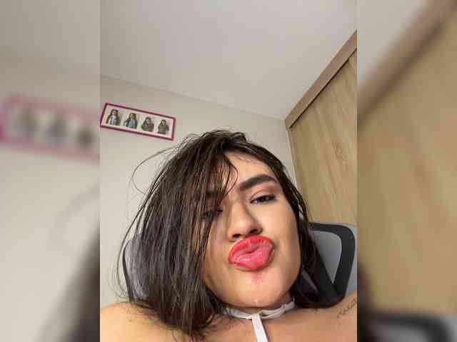 LaraFoxx webcam