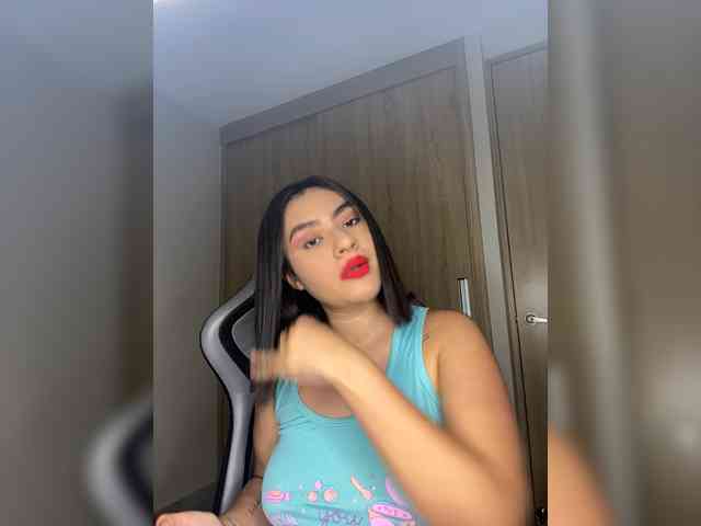 LaraFoxx webcam