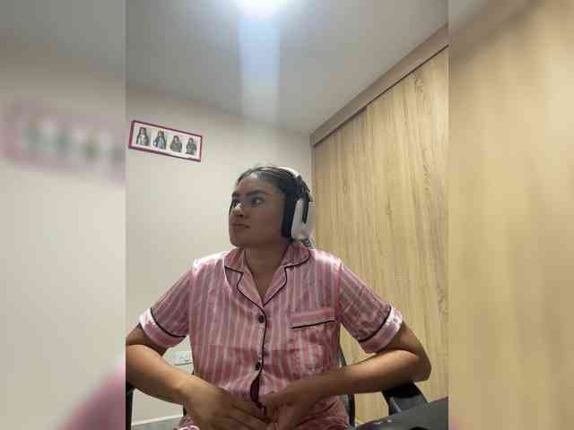 モデル: LaraFoxx