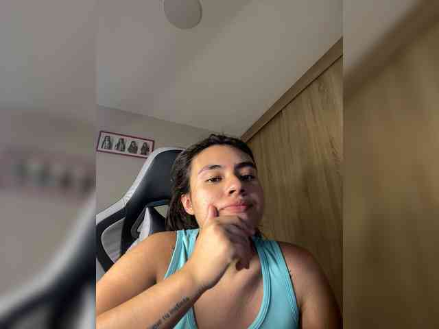 LaraFoxx webcam