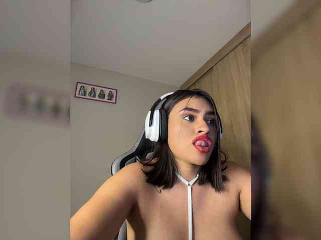 LaraFoxx webcam