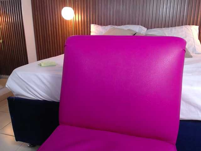 ThaniaPrincess live cam