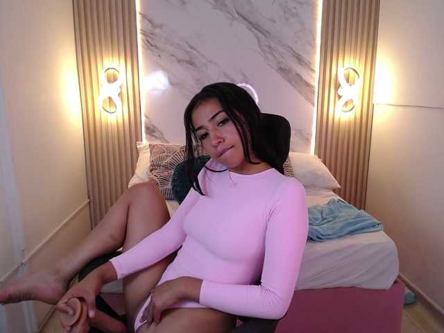 ThaniaPrincess live cam preview