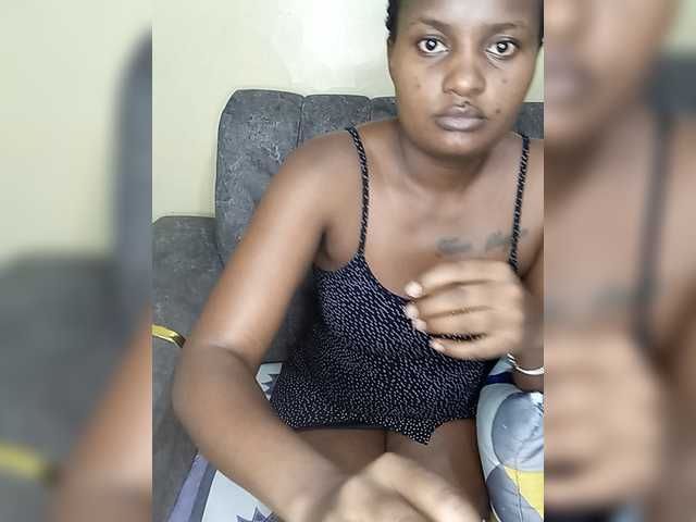 Sweetberry71 live cam on BongaCams