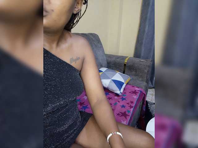 Sweetberry71 live cam on BongaCams