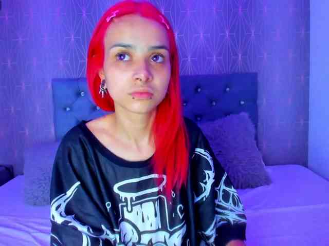 Eryz-dark-veyls webcam